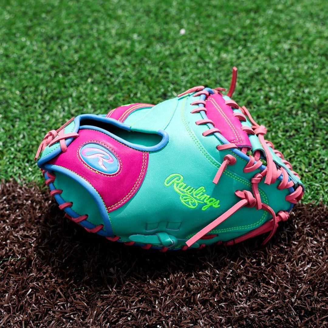 Rawlings Sale | Rawlings Heart of the Hide ColorSync 10 34 in Catcher's Mitt Right Hand Throw