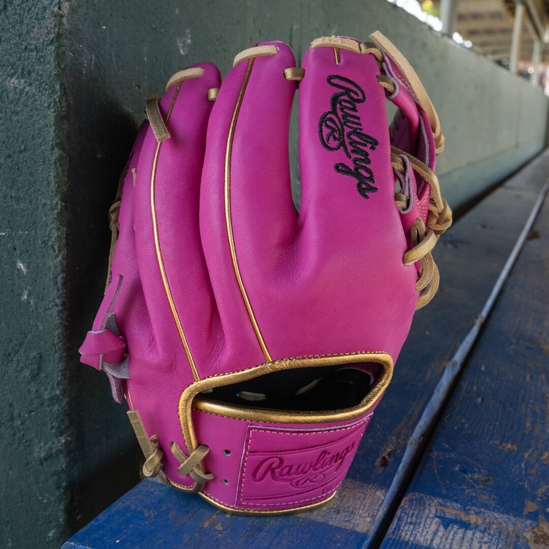 Rawlings On Sale | Exclusive 11.5-Inch R2G Heart of the Hide Berry Infield Glove Right Hand Throw