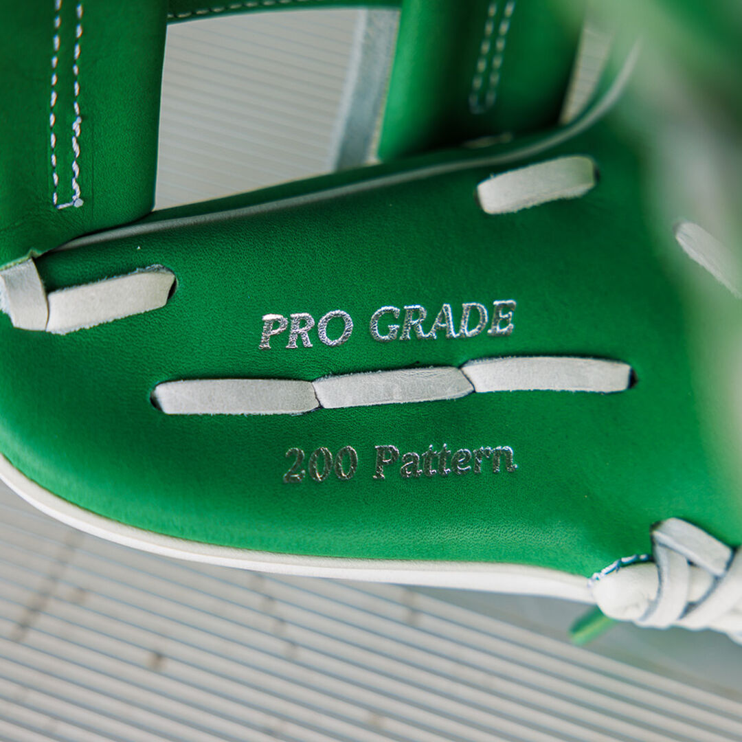 Rawlings | Exclusive Heart of the Hide 11.5-Inch Kelly Green Infield Glove Right Hand Throw