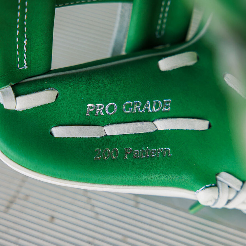 Rawlings | Exclusive Heart of the Hide 11.5-Inch Kelly Green Infield Glove Right Hand Throw