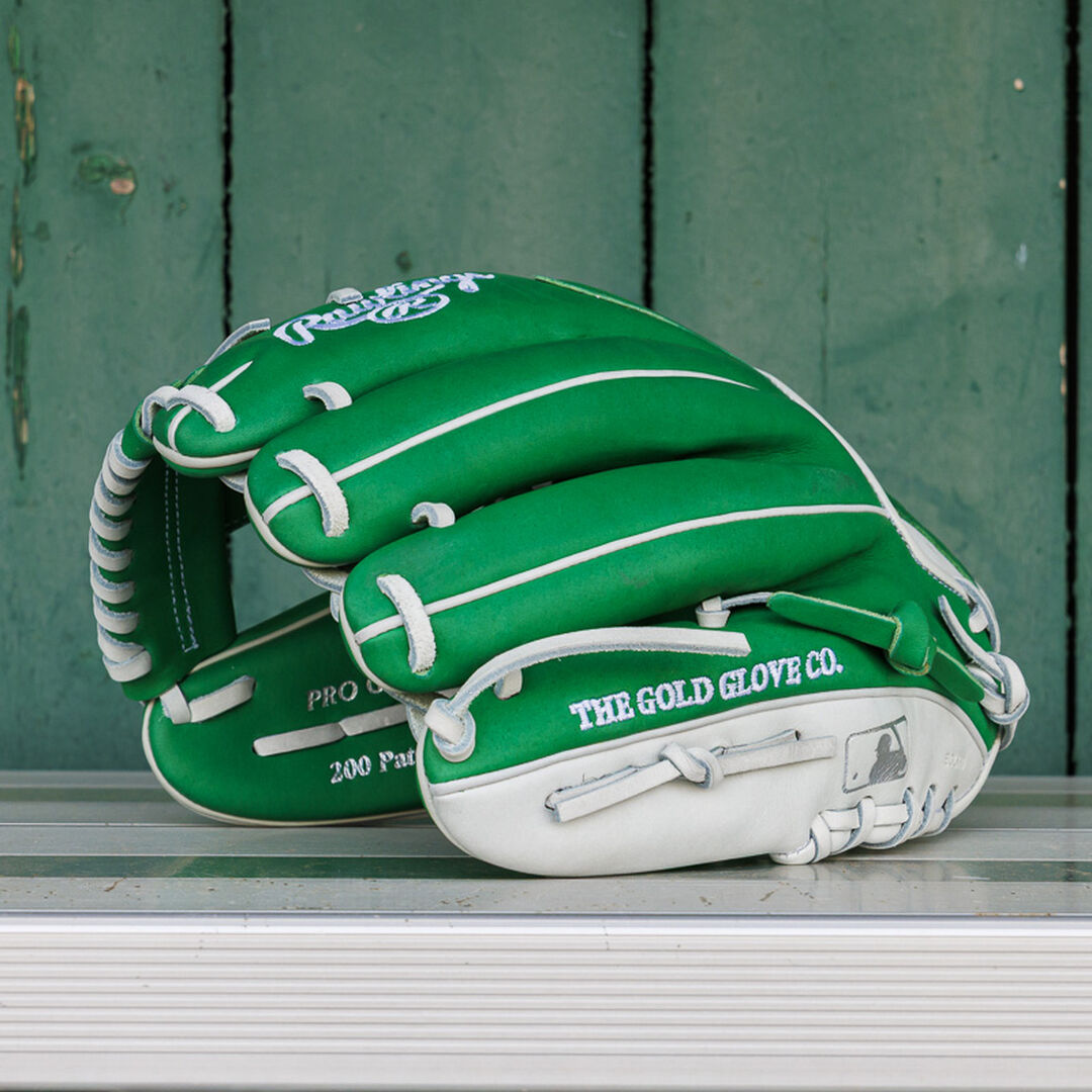Rawlings | Exclusive Heart of the Hide 11.5-Inch Kelly Green Infield Glove Right Hand Throw
