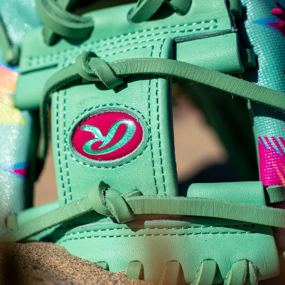 Rawlings Sale | Rawlings Heart of the Hide Spring Break 11.5 Inch Infield Glove Right Hand Throw