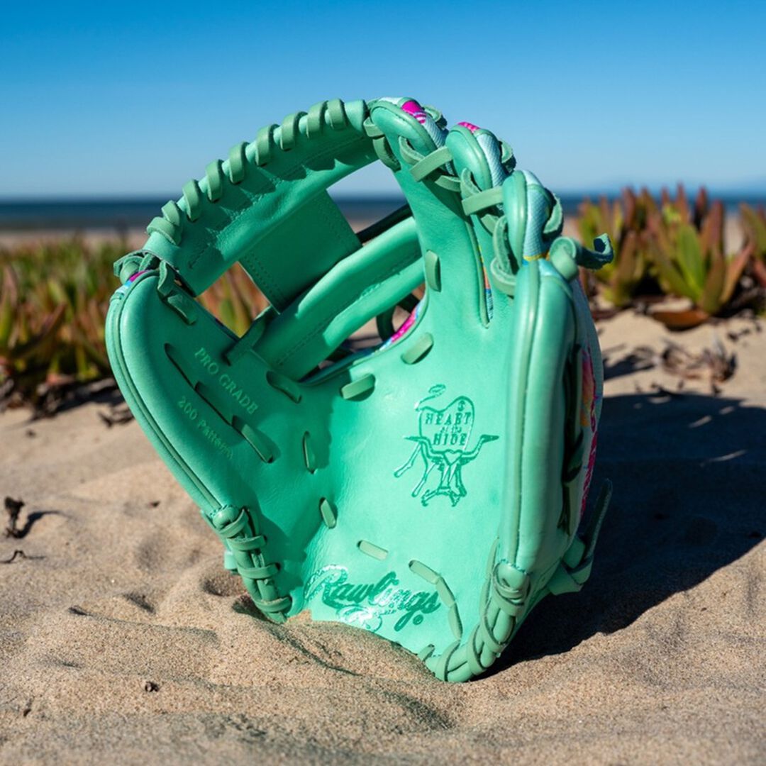 Rawlings Sale | Rawlings Heart of the Hide Spring Break 11.5 Inch Infield Glove Right Hand Throw