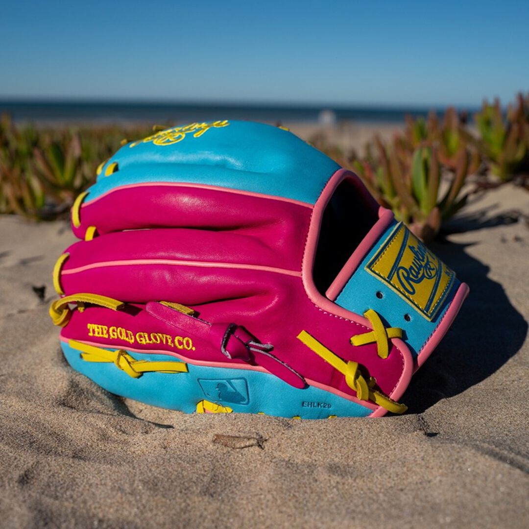 Rawlings | Rawlings Heart of the Hide Spring Break 11.5 Inch Infield Glove Right Hand Throw