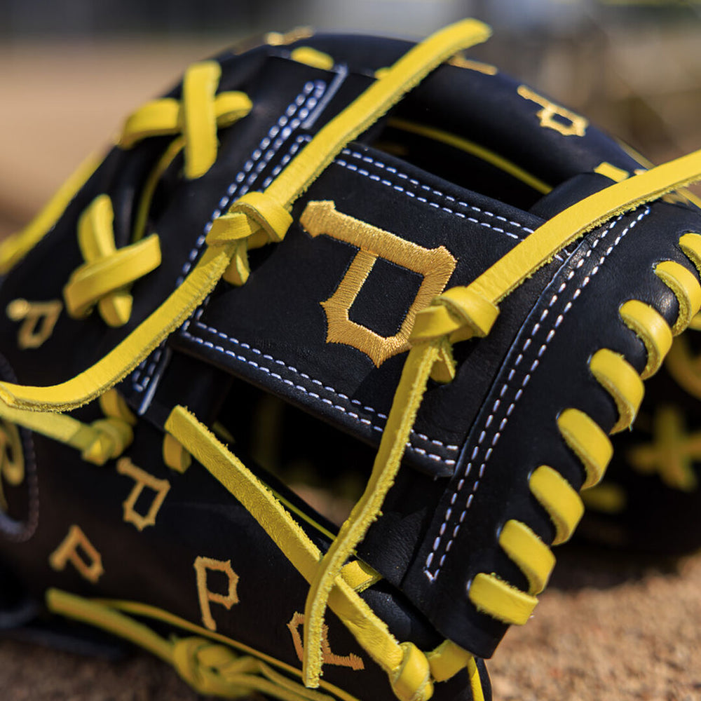 Rawlings New | Pittsburgh Pirates Heart of the Hide 11.75-Inch Infield Glove