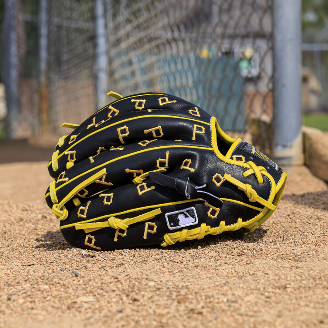 Rawlings New | Pittsburgh Pirates Heart of the Hide 11.75-Inch Infield Glove