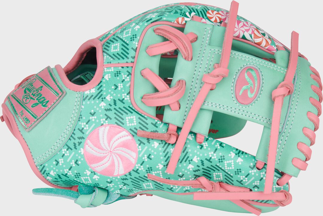Rawlings Sale | Exclusive Heart of the Hide 11.5-Inch Holiday Glove Right Hand Throw