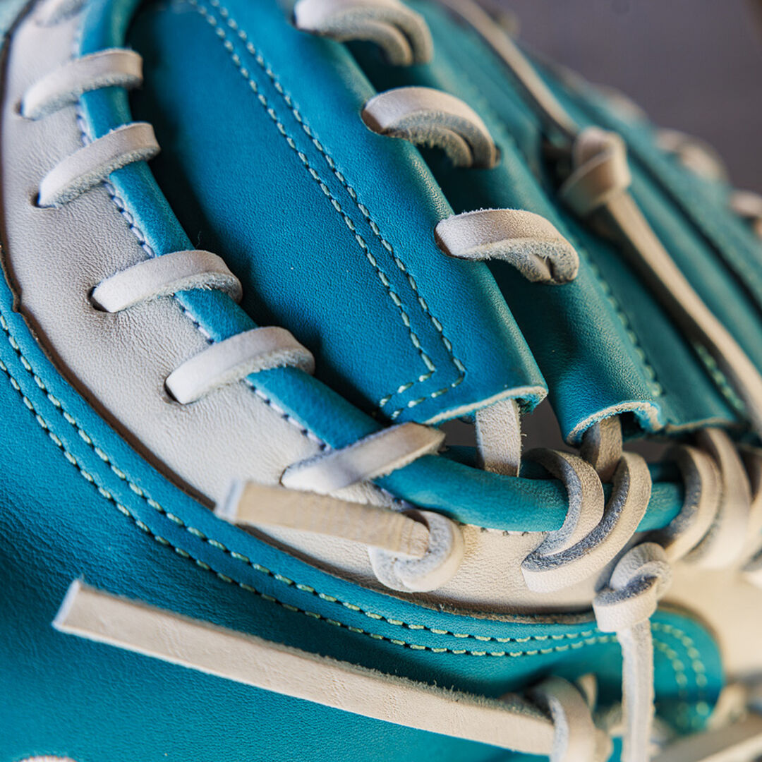 Rawlings New | Exclusive 33-inch Rawlings R2G Heart of the Hide Catcher's Mitt
