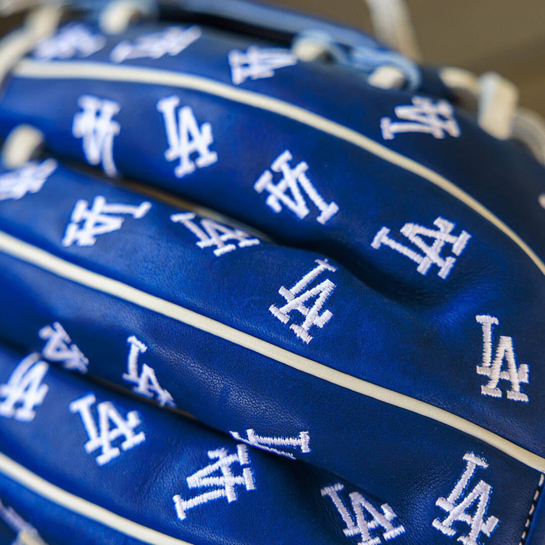 Rawlings | Los Angeles Dodgers Heart of the Hide 11.75-Inch Infield Glove