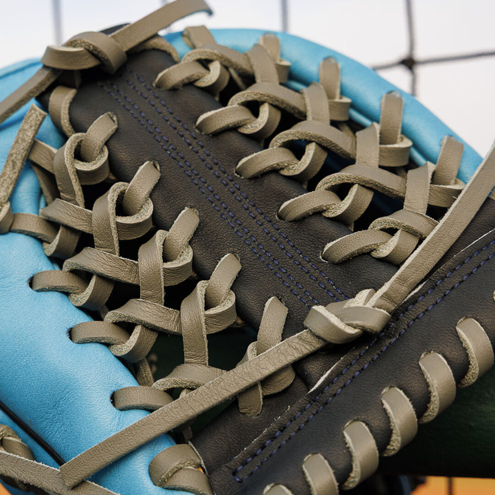 Rawlings Sale | Exclusive Heart of the Hide ContoUR Fit Infield/Pitcher's Glove Right Hand Throw