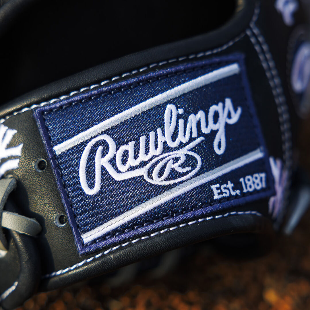 Rawlings Discount | New York Yankees Heart of the Hide 11.75-Inch Infield Glove