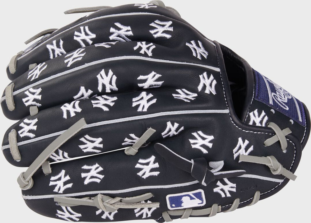 Rawlings Discount | New York Yankees Heart of the Hide 11.75-Inch Infield Glove