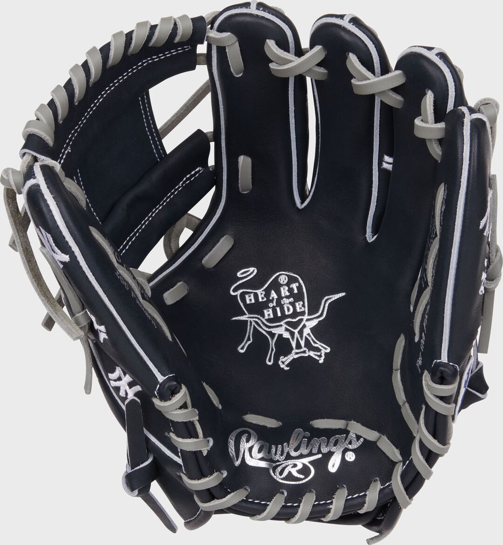 Rawlings Discount | New York Yankees Heart of the Hide 11.75-Inch Infield Glove