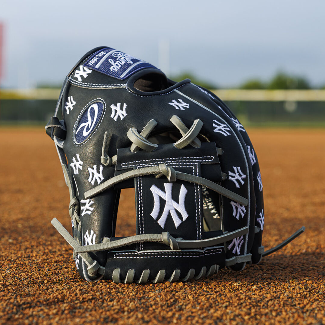Rawlings Discount | New York Yankees Heart of the Hide 11.75-Inch Infield Glove