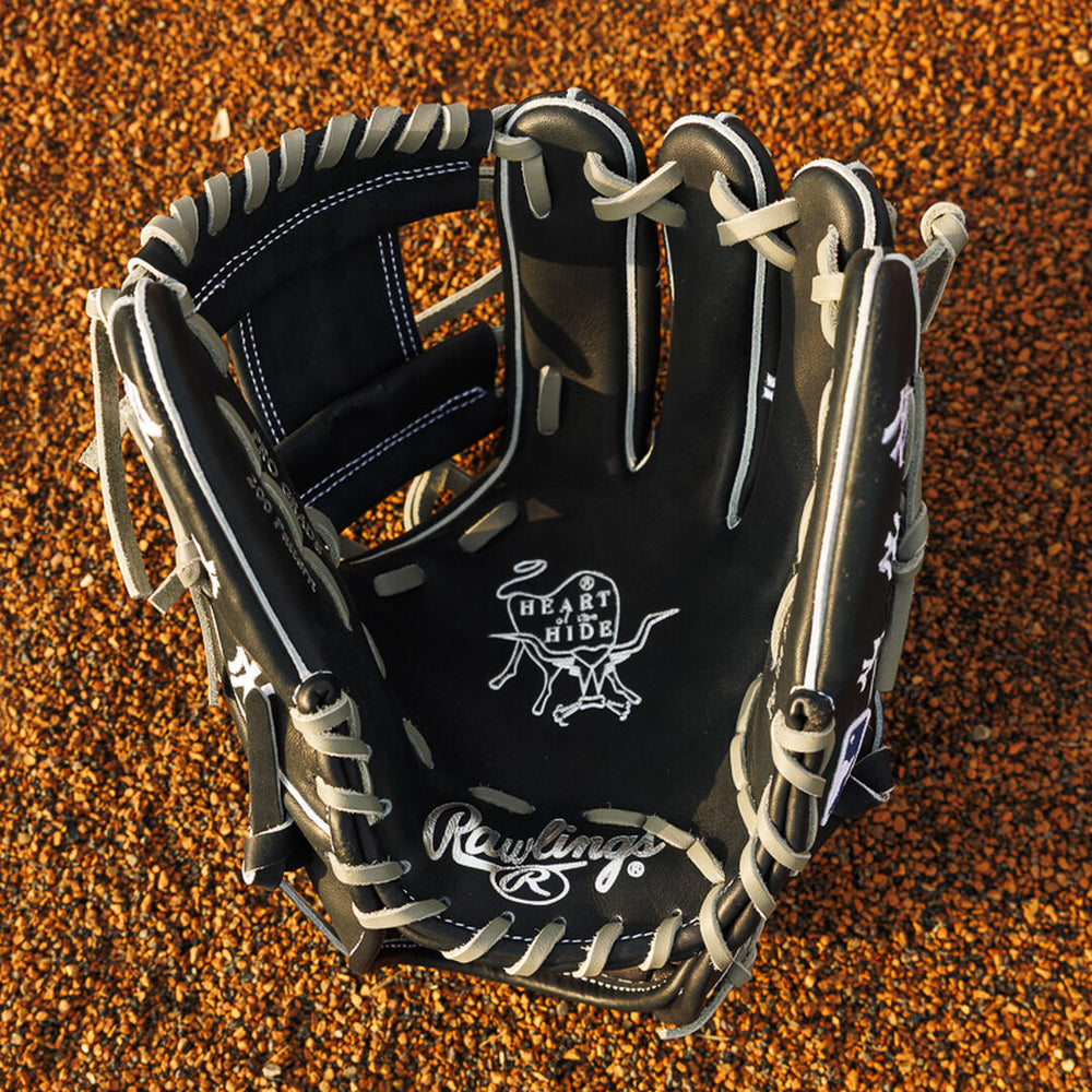 Rawlings Discount | New York Yankees Heart of the Hide 11.75-Inch Infield Glove