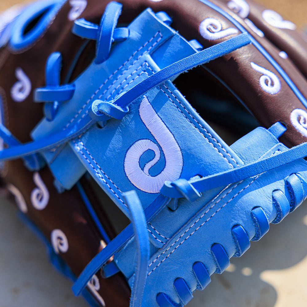 Rawlings | Philadelphia Phillies Heart of the Hide 11.75-Inch Infield Glove