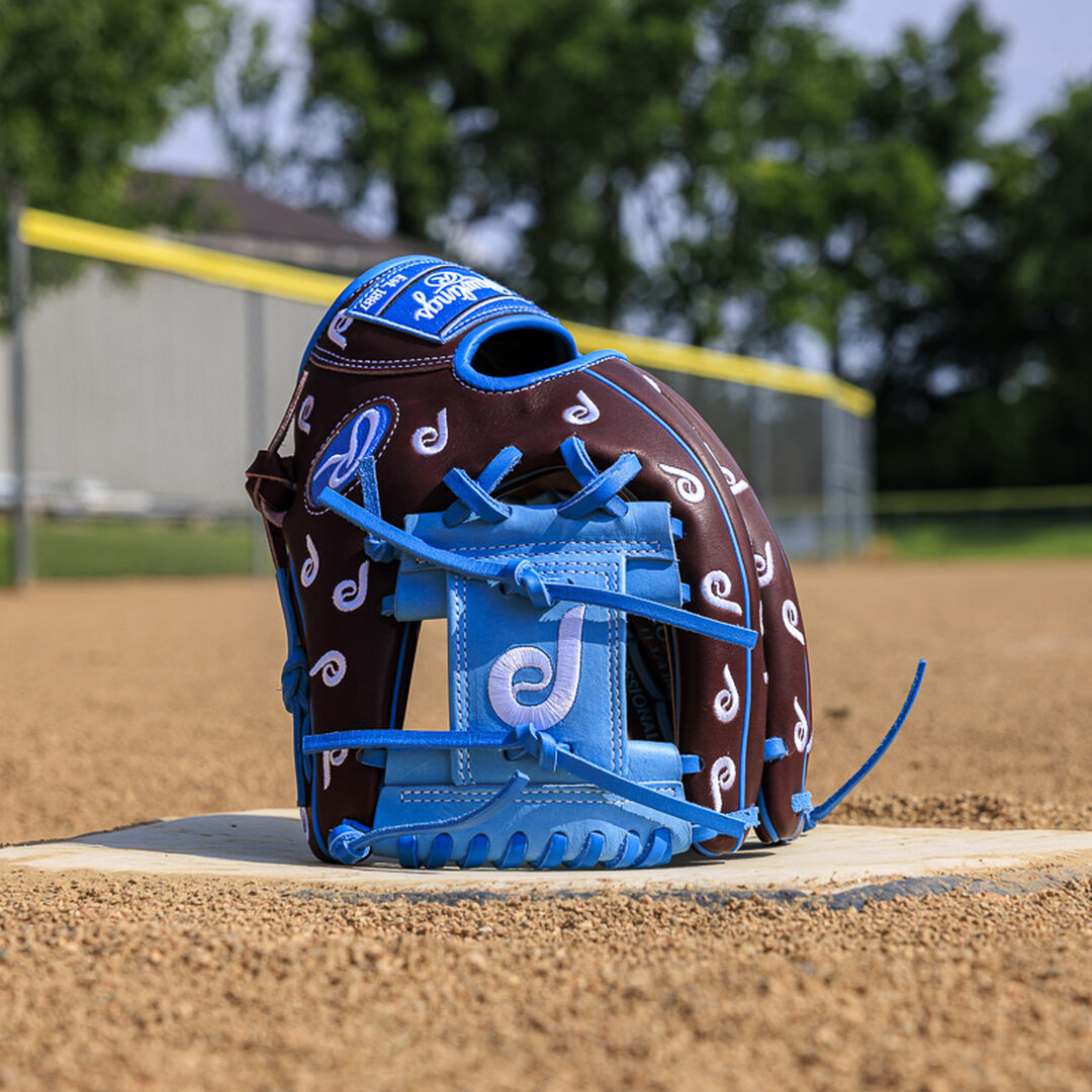 Rawlings | Philadelphia Phillies Heart of the Hide 11.75-Inch Infield Glove