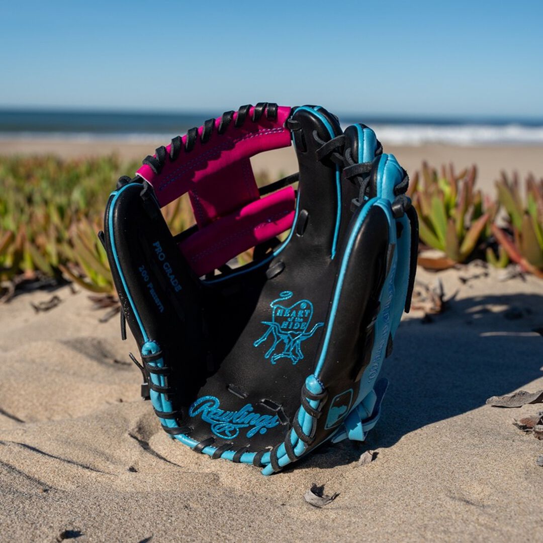 Rawlings Sale | Rawlings Heart of the Hide Spring Break 11.5 Inch Infield Glove Right Hand Throw