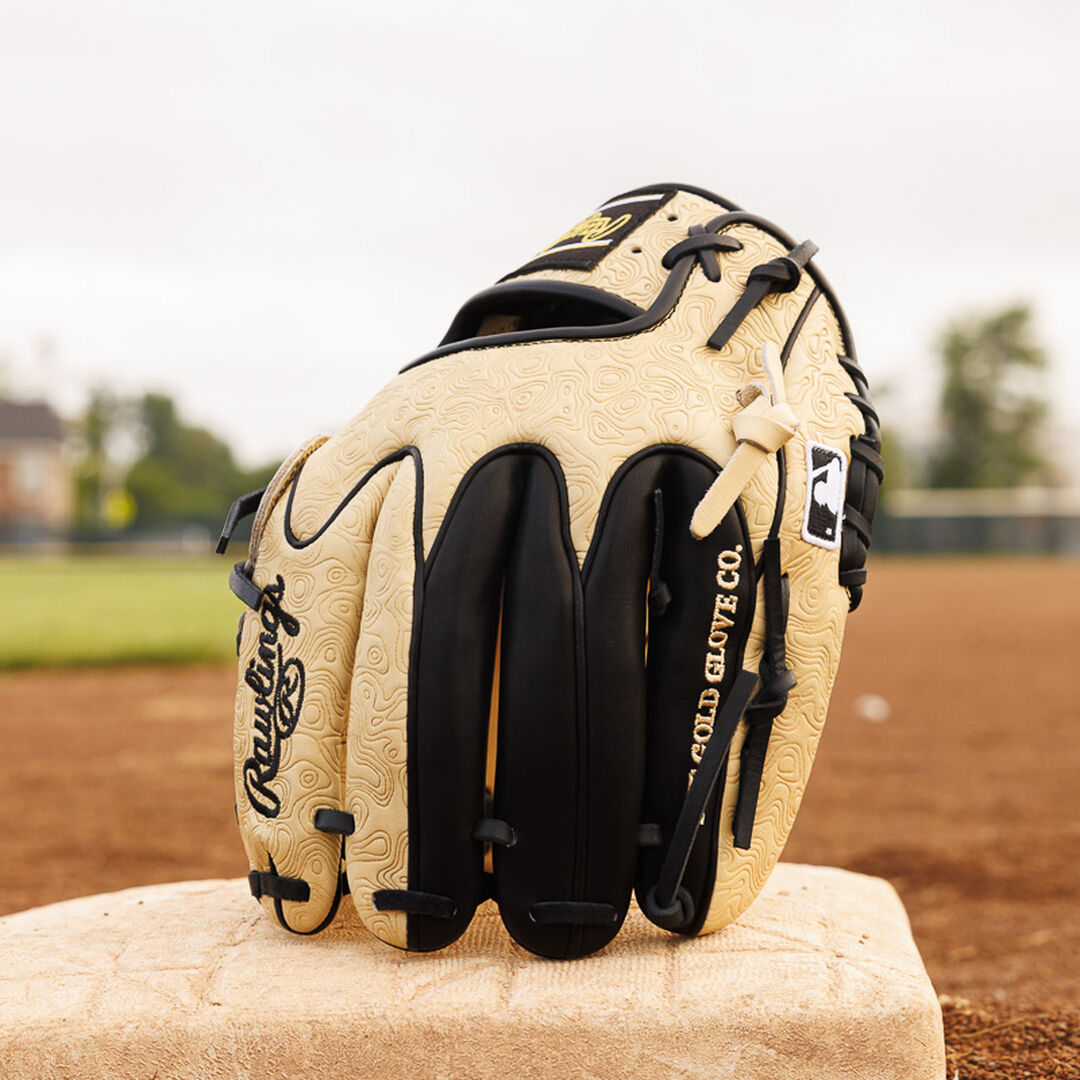 Rawlings New | Heart of the Hide 11.75-inch Topo Print Wing Tip Glove