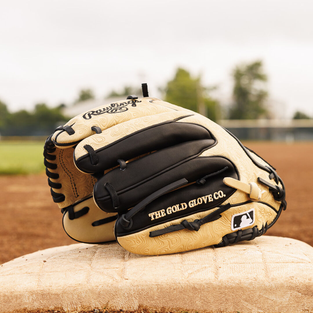 Rawlings New | Heart of the Hide 11.75-inch Topo Print Wing Tip Glove