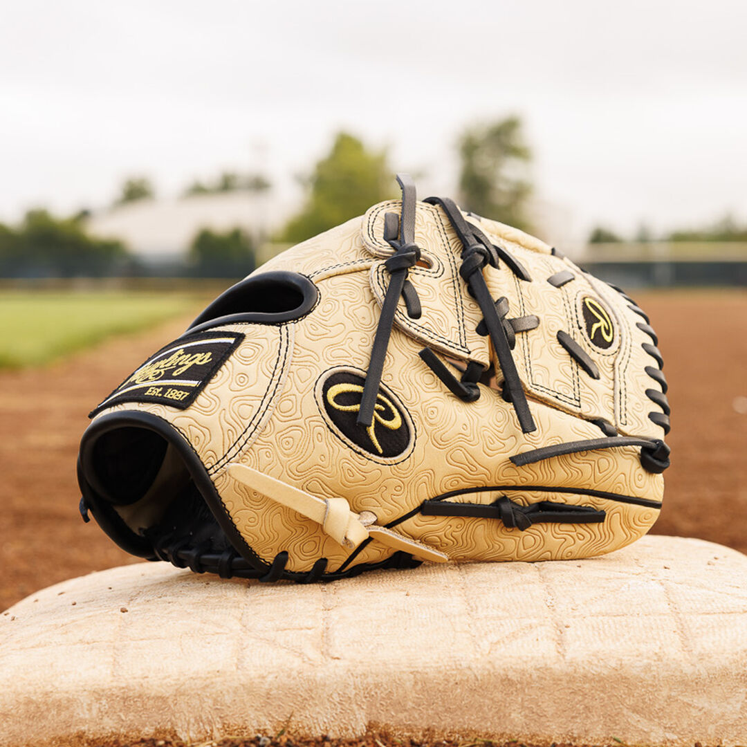 Rawlings New | Heart of the Hide 11.75-inch Topo Print Wing Tip Glove