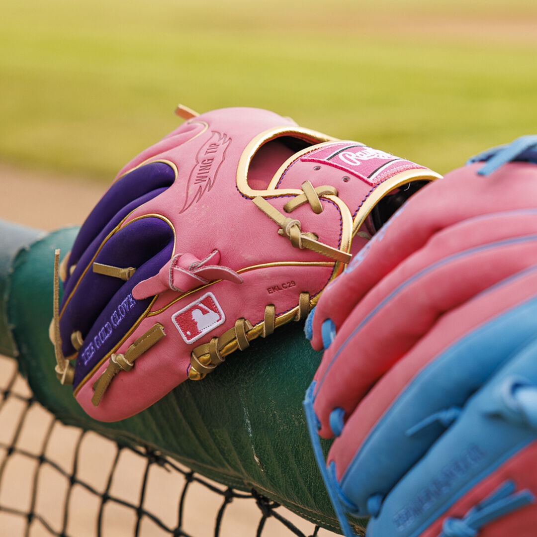 Rawlings Sale | Exclusive Heart of the Hide 11.5" Wing Tip Glove Right Hand Throw